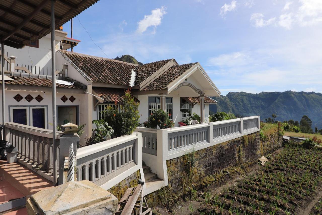 Good Karma Bromo Guesthouse Ngoại thất bức ảnh