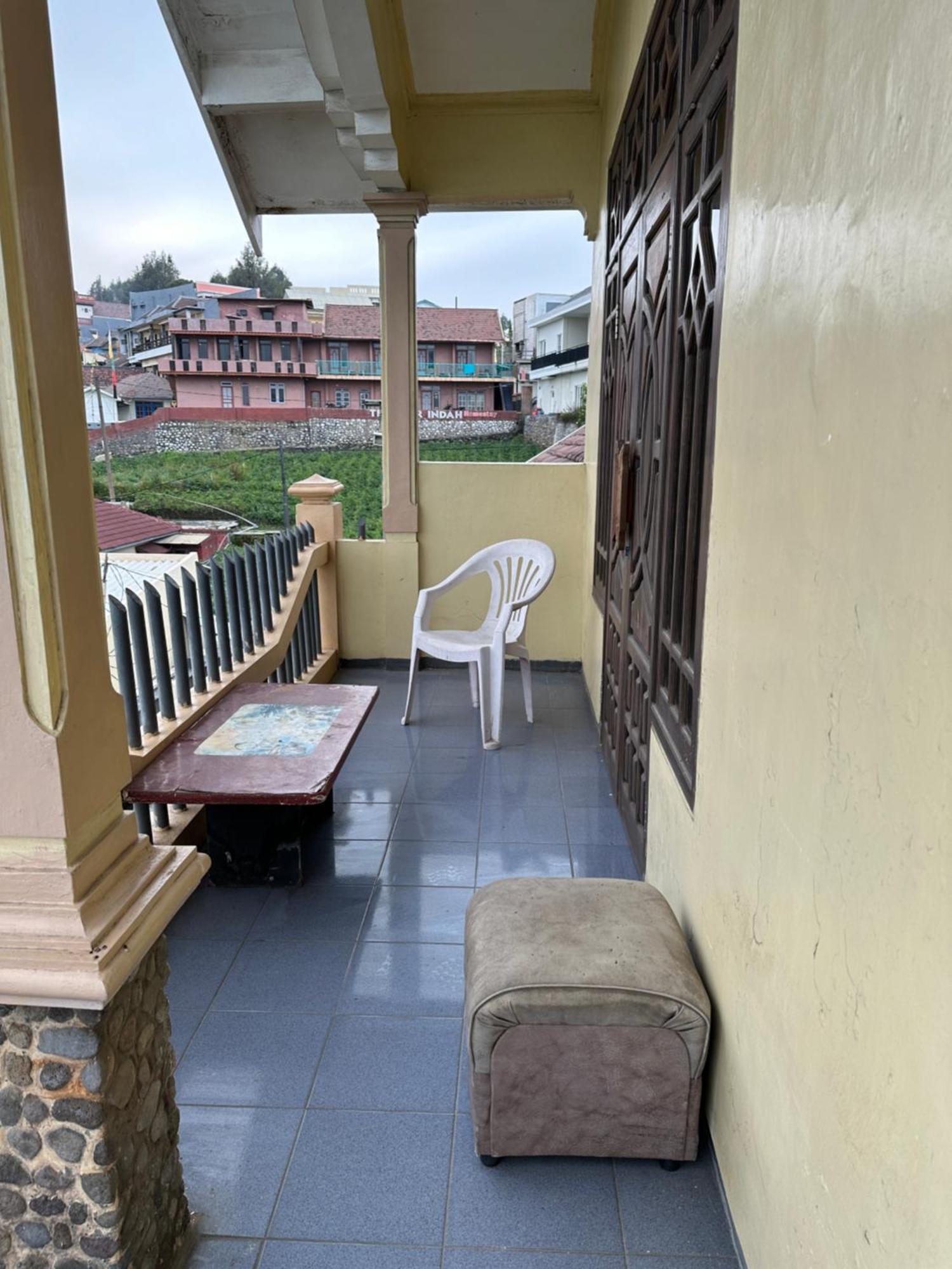Good Karma Bromo Guesthouse Ngoại thất bức ảnh